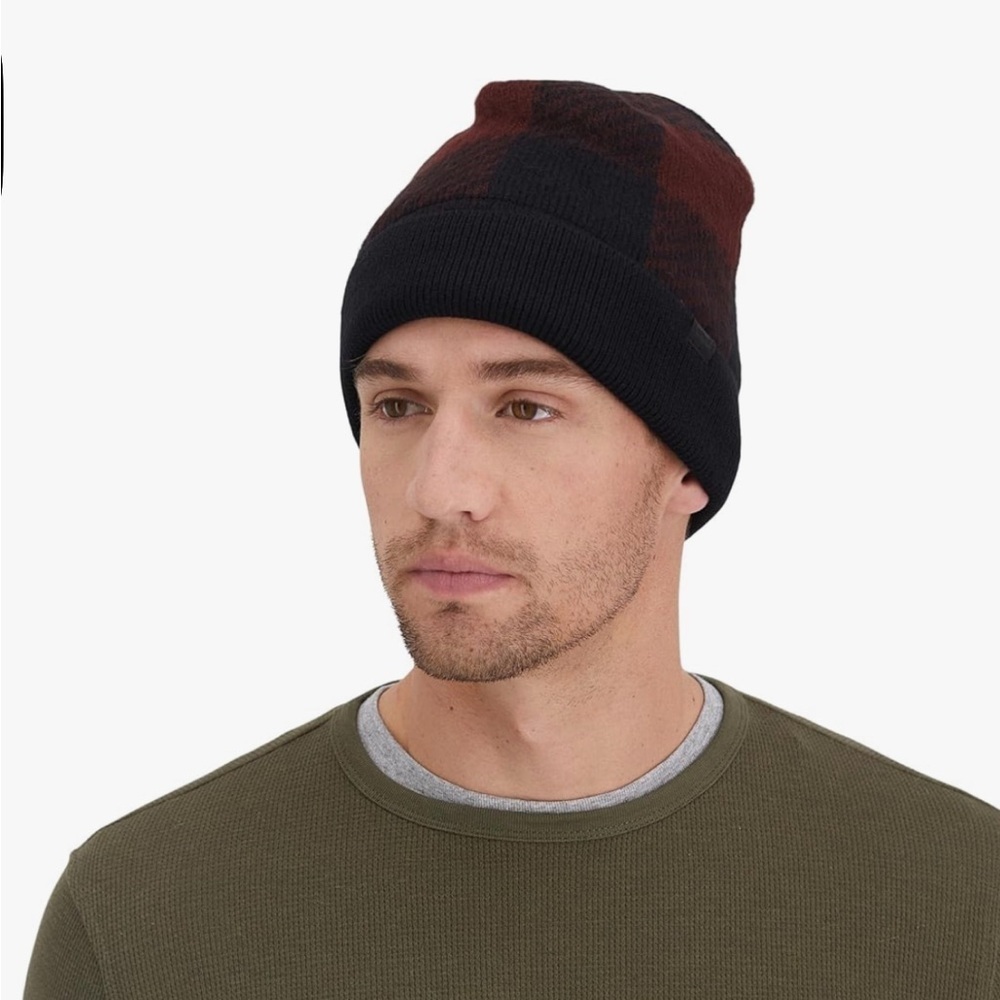 Levi’s Buffalo plaind burgundy black beanie hat One size NWT logo cuff